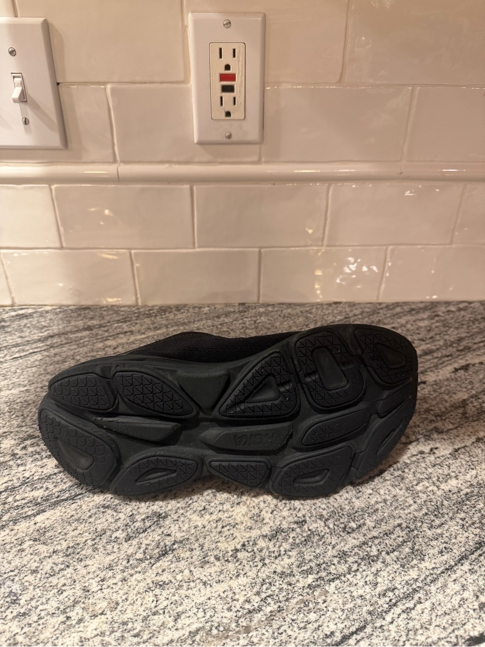Women’s Hoka Bondi 8 Size 9 - Picture 7 of 10